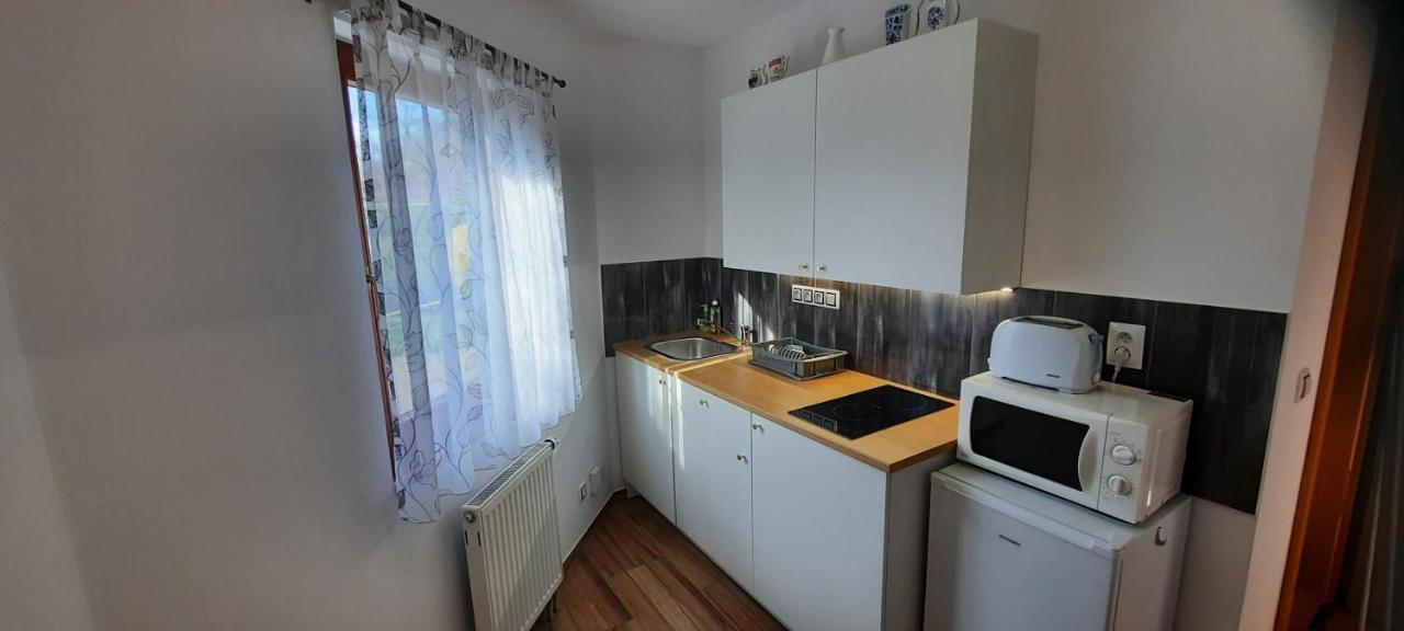 Pool Apartments Karlowe Wary Zewnętrze zdjęcie