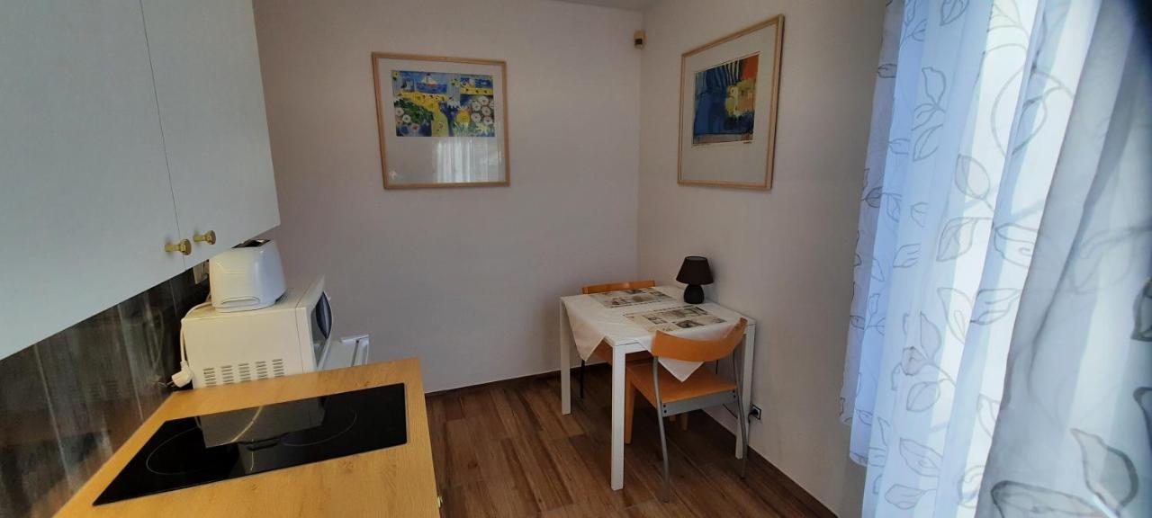 Pool Apartments Karlowe Wary Zewnętrze zdjęcie