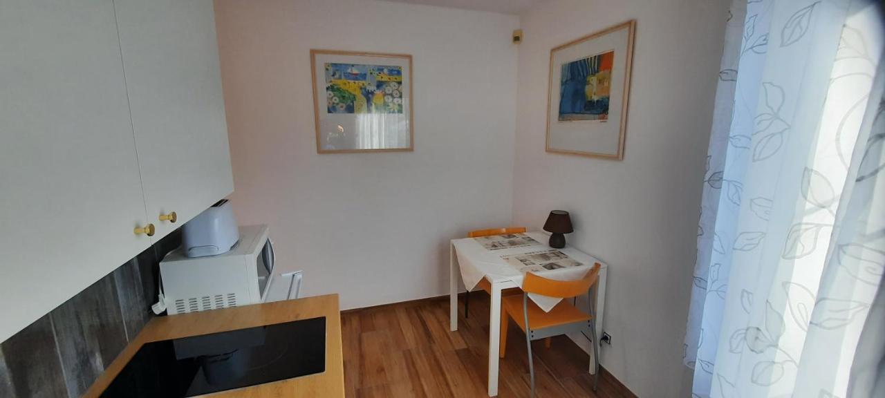 Pool Apartments Karlowe Wary Zewnętrze zdjęcie