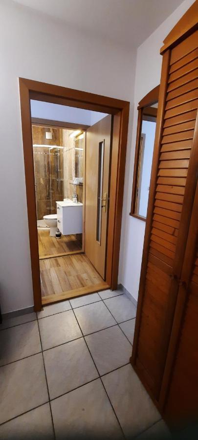 Pool Apartments Karlowe Wary Zewnętrze zdjęcie