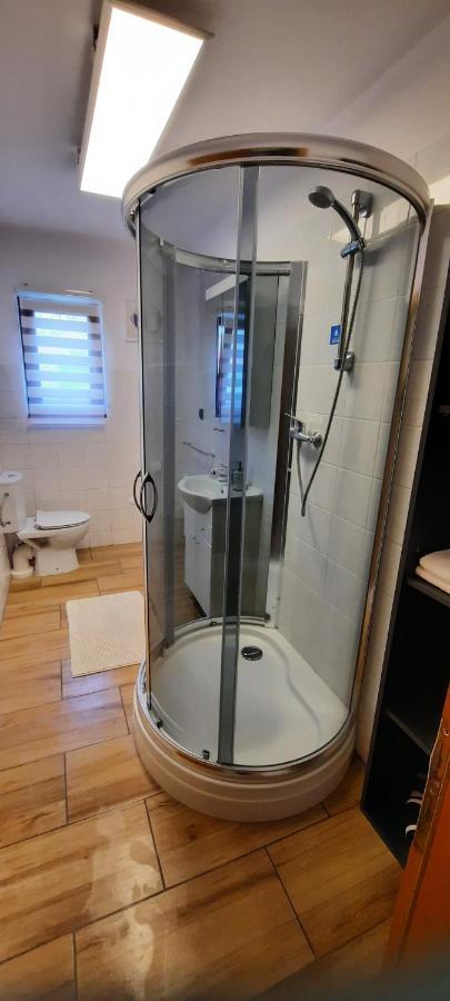 Pool Apartments Karlowe Wary Zewnętrze zdjęcie