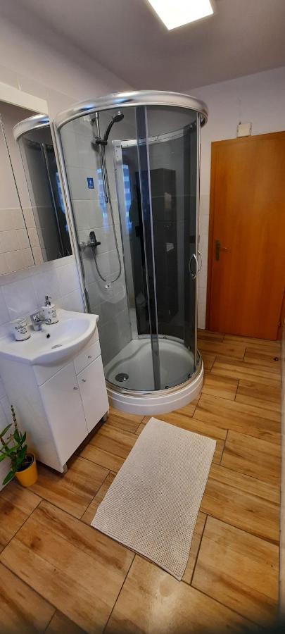 Pool Apartments Karlowe Wary Zewnętrze zdjęcie