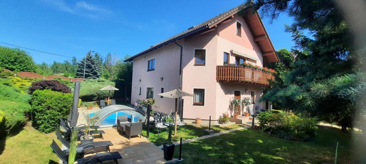 Pool Apartments Karlowe Wary Zewnętrze zdjęcie