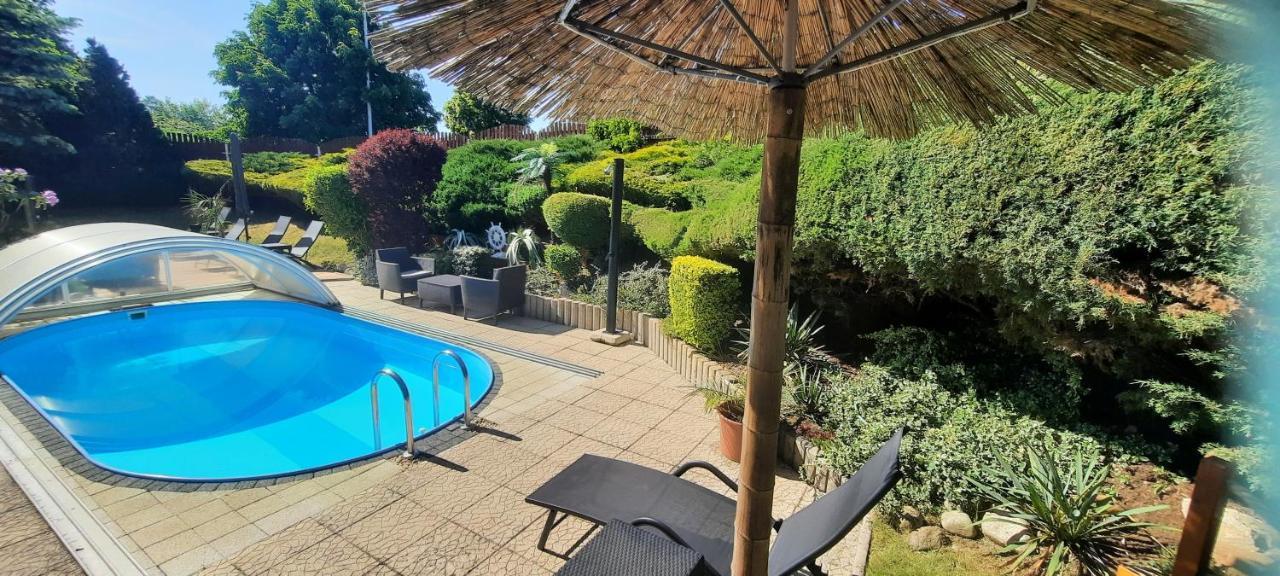 Pool Apartments Karlowe Wary Zewnętrze zdjęcie