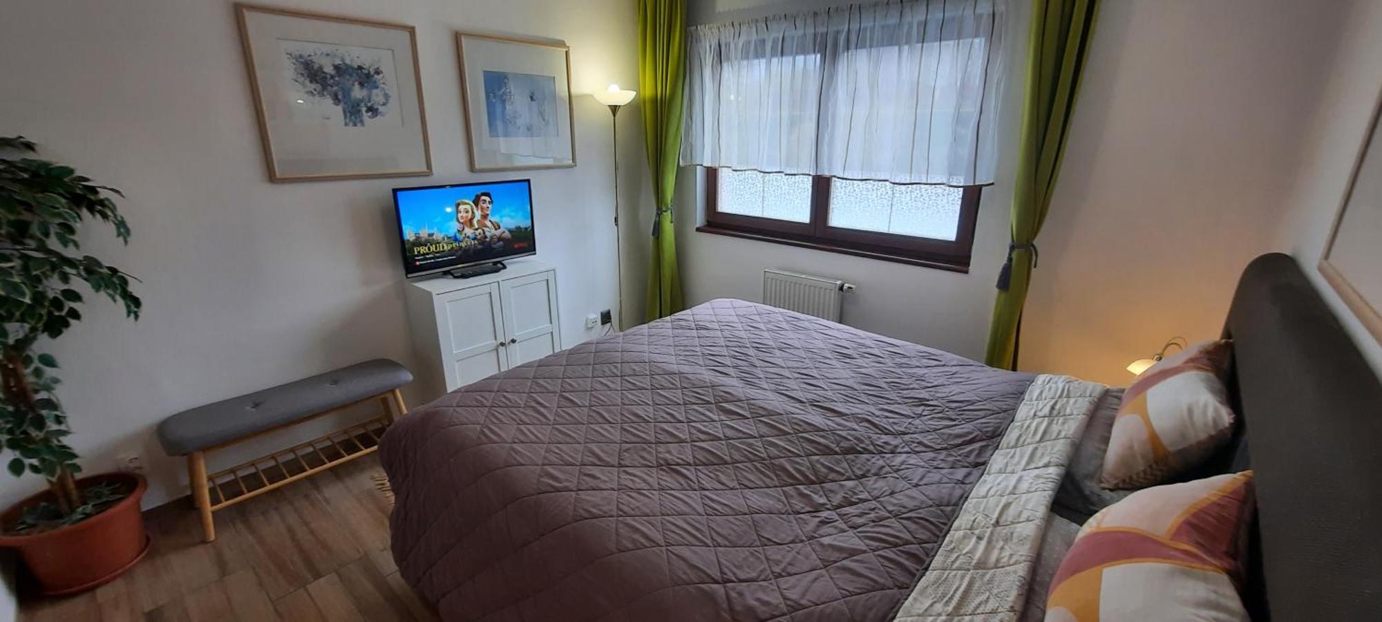 Pool Apartments Karlowe Wary Zewnętrze zdjęcie